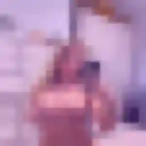 Nadia, 22 ans, connectée à Aix-les-Bains pour un beurette