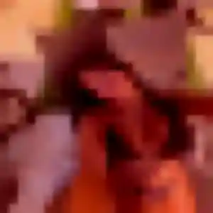 Hind (22 ans) à Andouillé attend une rencontre aujourd'hui