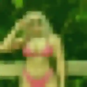 Photo de Rajae à Anet (35 ans) - beurette discret