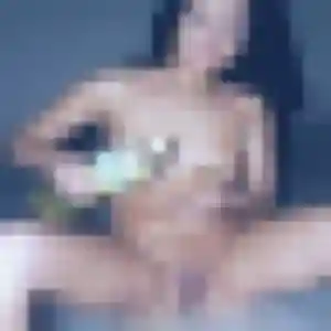 Contacte Alya, 34 ans à Aulnat en privé