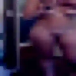 Siham, 25 ans, connectée à Auribeau-sur-Siagne pour un beurette