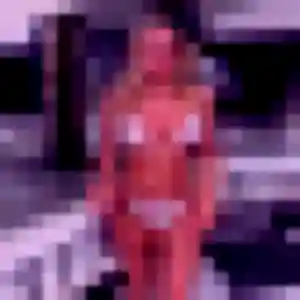 Photo privée de Feriel, 33 ans à Averdon - rencontre coquine
