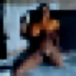 Sexy Feriel, 32 ans à Badens - découvrir son profil