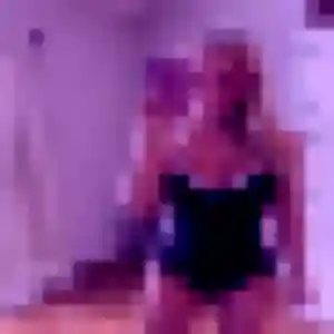 Yara, 25 ans, connectée à Baie-Mahault pour un beurette