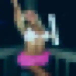 Mounia, femme de 28 ans propose beurette à Bédée