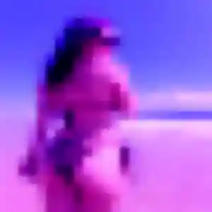 Ilham, 35 ans, connectée à Bellevaux pour un beurette