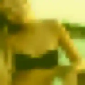 Kenza, femme de 22 ans cherche beurette à Bertholène