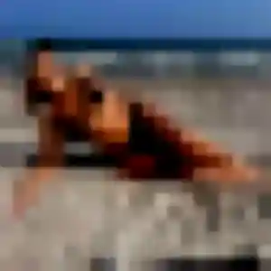 Naima, 27 ans, en ligne à Bièvres pour un beurette