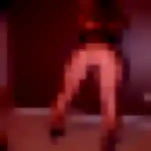 Photo privée de Aicha, 24 ans à Blaincourt-lès-Précy - rencontre coquine