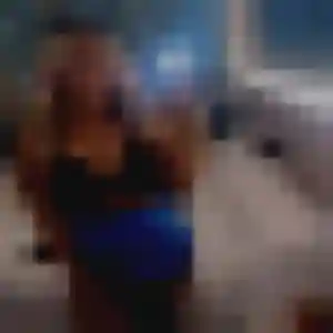 Ghizlane, 29 ans, connectée à Blanzat pour un beurette