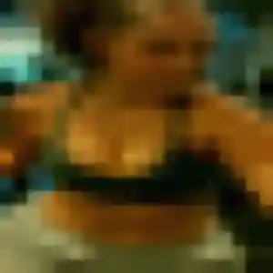 Dounia, 23 ans, en ligne à Bonneuil-en-Valois pour un beurette