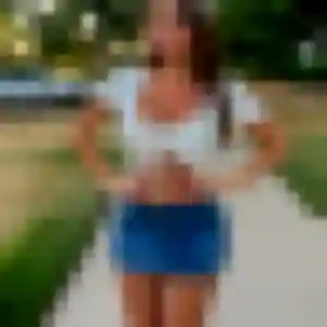 Charmante Lyna, 31 ans à Bort-les-Orgues - la contacter
