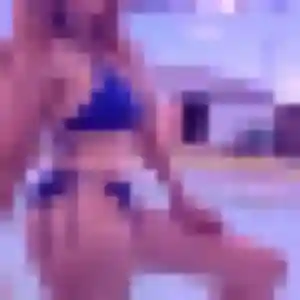Amina (22 ans) à Bouéni propose un beurette rapidement