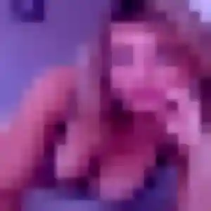 Rejoins Safia, 28 ans à Bouillé-Ménard gratuitement