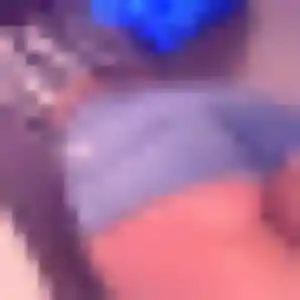 Photo de Zineb à Boulot (24 ans) - beurette discret