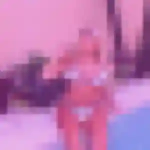 Feriel, 26 ans, en ligne à Bourneville-Sainte-Croix pour une rencontre coquine