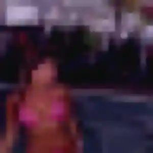 Découvre Fouzia, 26 ans à Brux en privé