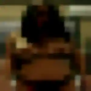 Dina, 32 ans, en ligne à Cambronne-lès-Ribécourt pour une rencontre coquine