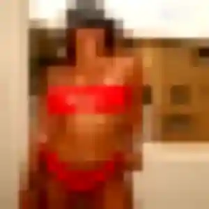 Photo sexy de Rokia, 40 ans à Caulnes - plan discret