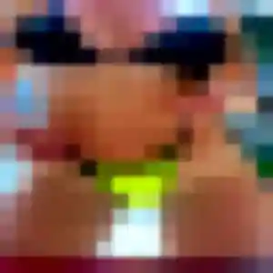Souad, 29 ans, connectée à Ceaulmont pour une rencontre coquine