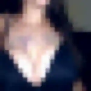 Rejoins Soumia, 29 ans à Champagne en privé