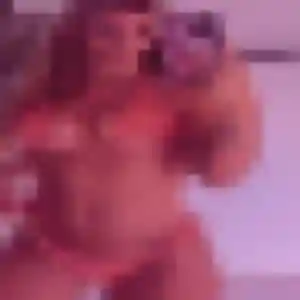 Jolie Ouarda, 22 ans à Champdeniers - voir sa photo
