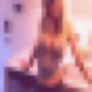Naima, femme de 23 ans propose beurette à Champs-sur-Marne