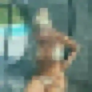 Photo de Meriem à Chapdes-Beaufort (24 ans) - beurette discret