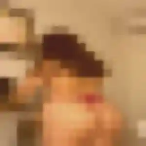 Photo de Wahiba à Charbonnier-les-Mines (44 ans) - beurette gratuit
