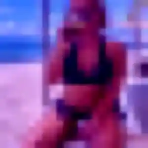 Photo privée de Alya, 37 ans à Châteauneuf-sur-Isère - plan discret