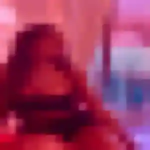 Loubna, 24 ans, en ligne à Chevrier pour un beurette