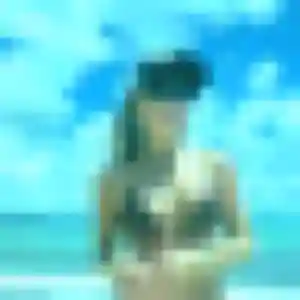 Safia, 26 ans, connectée à Civens pour un beurette