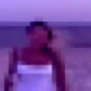 Sanaa, 40 ans, connectée à Clarafond-Arcine pour un beurette