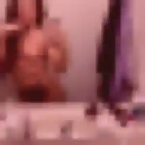 Aicha, 28 ans, en ligne à Clermont-Dessous pour une rencontre coquine