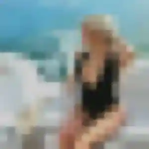 Rencontre Selma, 22 ans à Clohars-Carnoët en privé