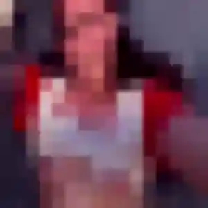 Photo de Emna à Combourg (42 ans) - beurette sans inscription