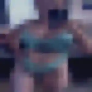Photo privée de Feriel, 32 ans à Cormoz - rencontre sans lendemain