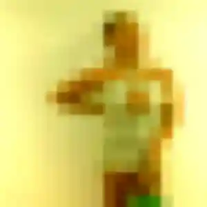 Contacte Ilham, 25 ans à Cosne-Cours-sur-Loire en privé