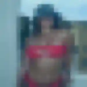Fouzia, fille de 34 ans propose beurette à Criquebeuf-sur-Seine