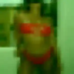 Samira, fille de 22 ans cherche beurette à Cruscades