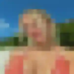 Rejoins Ines, 22 ans à Cruzy en privé