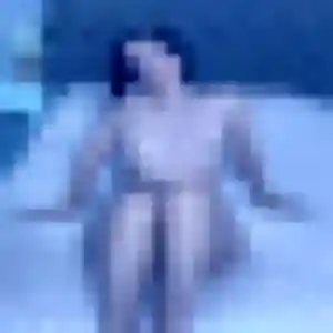 Photo privée de Hind, 27 ans à Deûlémont - rencontre coquine