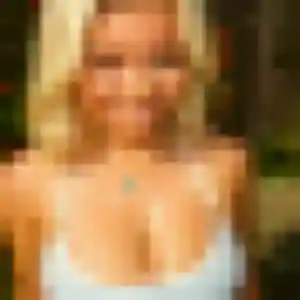 Kahina, 32 ans, connectée à Dommartin pour une rencontre coquine