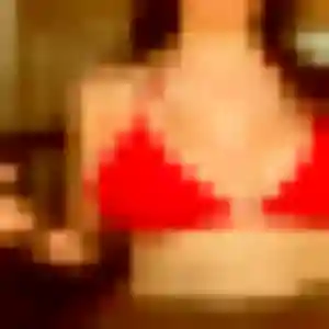 Photo de Emna à Dzaoudzi (22 ans) - beurette discret