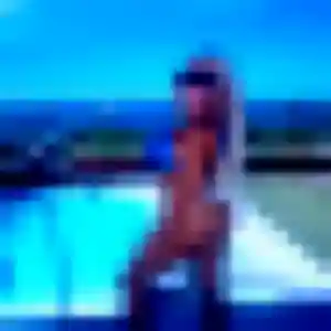 Découvre Nesrine, 33 ans à Échillais en privé