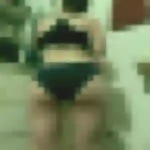 Alya, 36 ans, en ligne à Écrainville pour une rencontre coquine