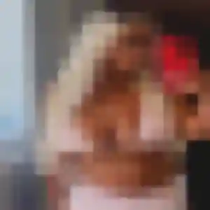 Saida, 22 ans, connectée à Épreville pour une rencontre coquine