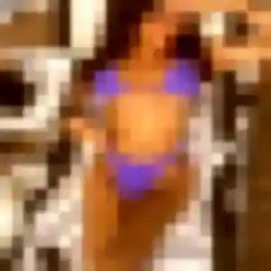 Leila, 22 ans, cherche un beurette à Eyguières