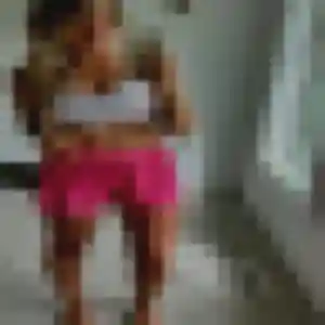 Amira, 30 ans, connectée à Eysines pour une rencontre coquine