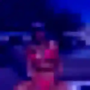 Photo de Houda à Farébersviller (38 ans) - beurette discret